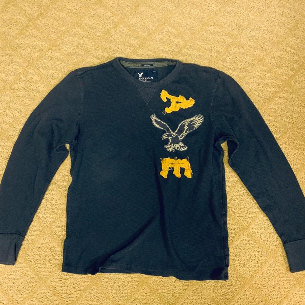 American Eagle Mens Classic Graphic Longsleeve